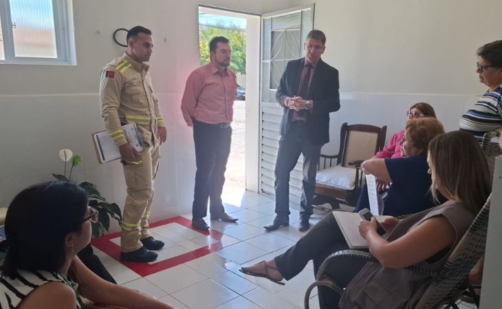 Comitê fiscaliza instituição de idosos em Serra Branca e verifica estrutura inadequada para quantidade de pessoas acolhidas Comitê fiscaliza instituição de idosos em Serra Branca e verifica estrutura inadequada para quantidade de pessoas acolhidas