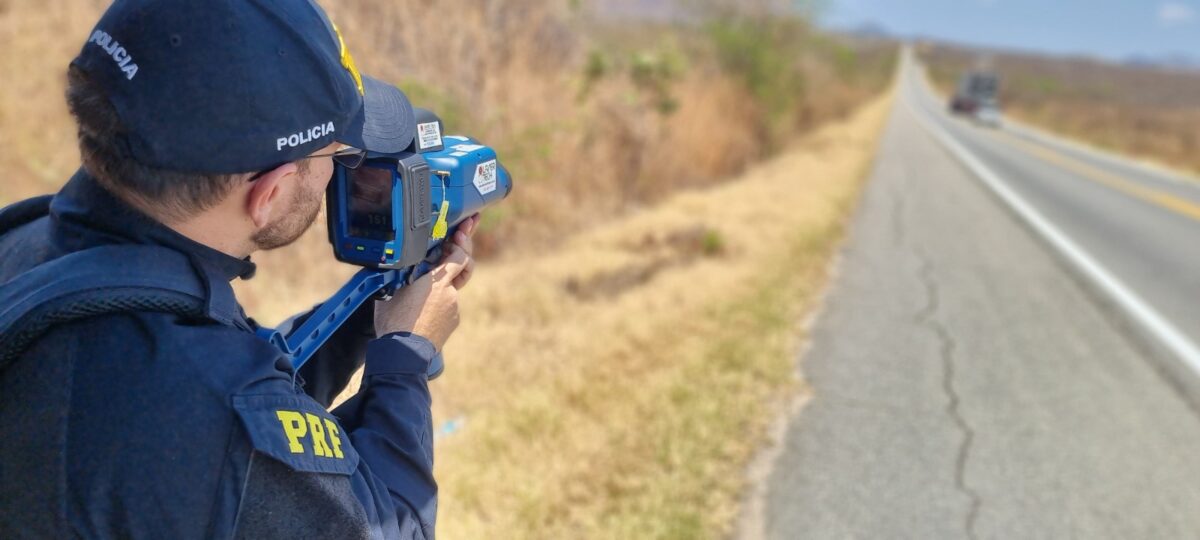 Projeto na Câmara quer proibir uso de radar móvel para fiscalizar velocidade em rodovias brasileiras radar móvel, PRF, carro