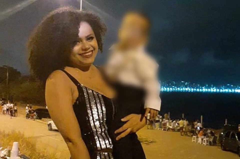 Corpo de mulher que matou e decapitou filho na Paraíba foi desenterrado e queimado em Pernambuco Corpo de mulher que matou e decapitou filho na Paraíba foi desenterrado e queimado em Pernambuco