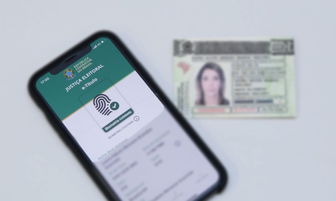 Eleitor precisa baixar e-Título até este sábado Eleitor precisa baixar e-Título até este sábado