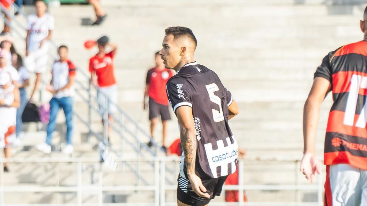 Treze renova com o volante Juninho para a próxima temporada Treze anuncia renovação com o volante Juninho para 2025