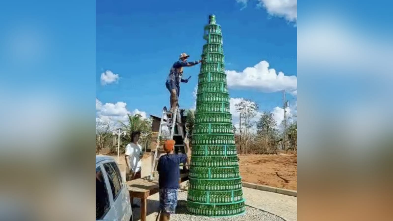 Árvore de Natal de Heineken, em construção.
