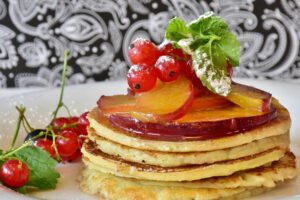 Panquecas de banana e aveia, uma opção saudável para seu café da manhã Panquecas de banana e aveia, uma opção saudável para seu café da manhã