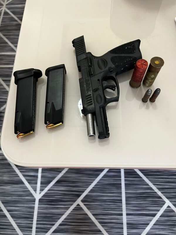 Operação prende dez assaltantes de banco e diversas armas de fogo, na Paraíba; mais nove são presos em outros estados Operação prende dez assaltantes de banco e diversas armas de fogo, na Paraíba; mais nove são presos em outros estados