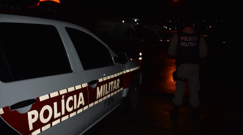 Mulher é presa suspeita de agredir mãe idosa e por injuria racial contra policial em Campina Grande Polícia Militar, viatura