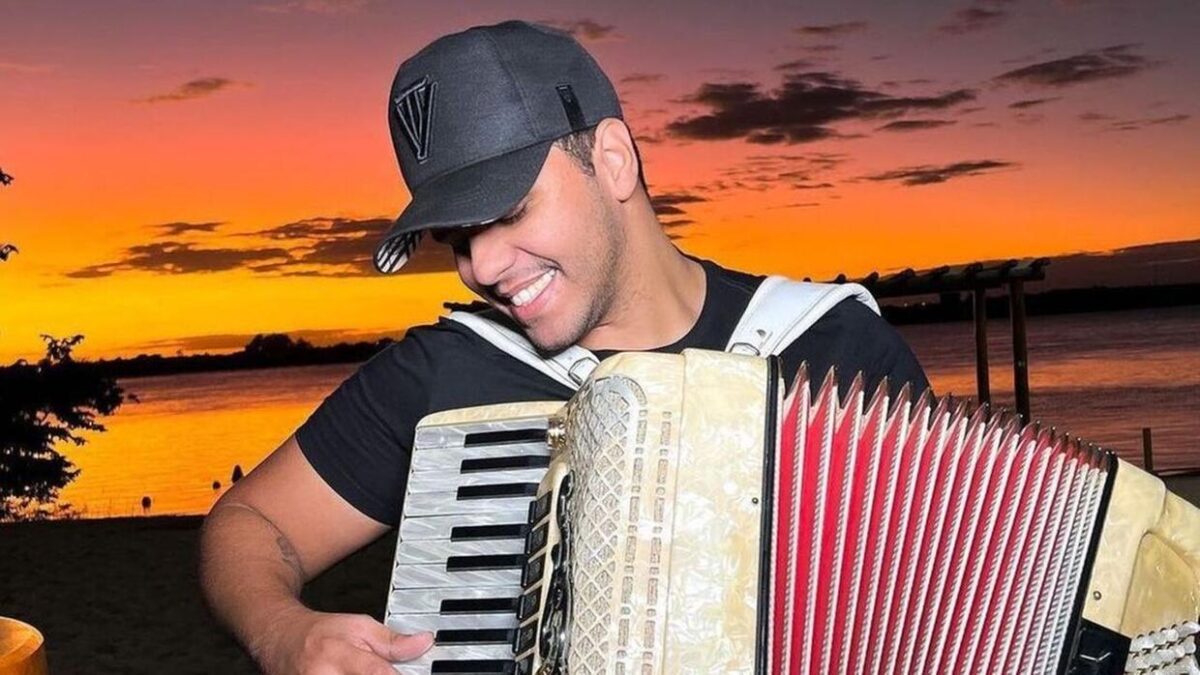 Prefeitura de Baraúna contrata show de Fabinho Testado por R$ 150 mil para Réveillon do município 'Fabinho Testado' foi o artista contratado para o réveillon de município paraibano.