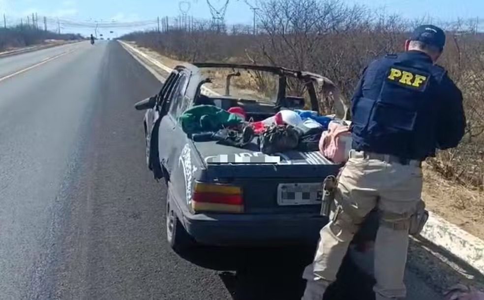 Influenciador tem carro apreendido por veículo estar sem teto, parte do piso e vidros no Rio Grande do Norte Influenciador tem carro apreendido por veículo estar sem teto, parte do piso e vidros no Rio Grande do Norte