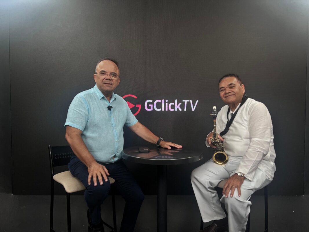 Jurandy revela que começou tocando clarinete e passou para o sax no improviso com marchinha de carnaval Jurandy revela que começou tocando clarinete e passou para o sax no improviso com marchinha de carnaval