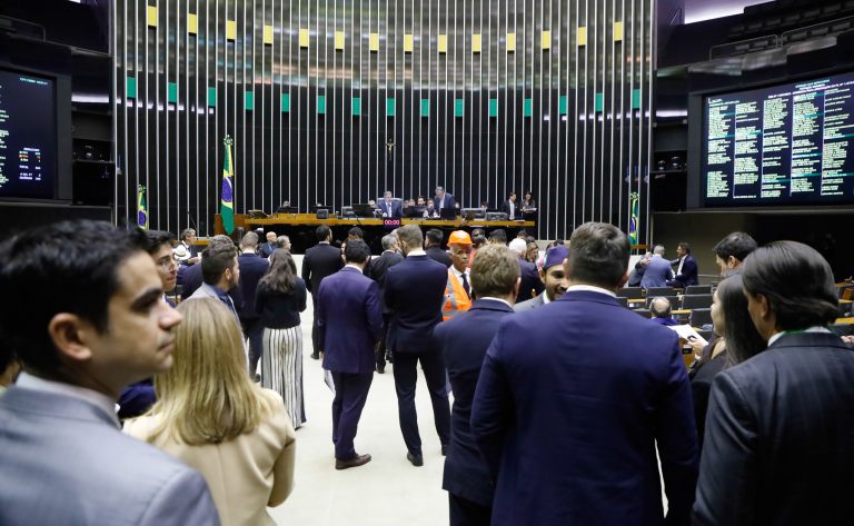 Projeto que aumenta número de deputados federais não afeta bancada paraibana, que permanece com 12 parlamentares Projeto que aumenta número de deputados federais não afeta bancada paraibana, que permanece com 12 parlamentares