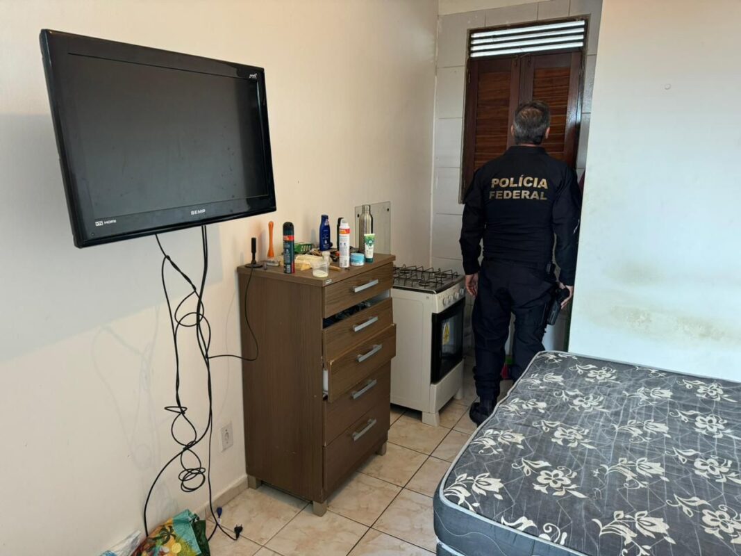 Polícia Federal cumpre mandado de busca e apreensão em João Pessoa durante operação contra abuso sexual infantil Polícia Federal cumpre mandado de busca e apreensão em João Pessoa durante operação contra abuso sexual infantil
