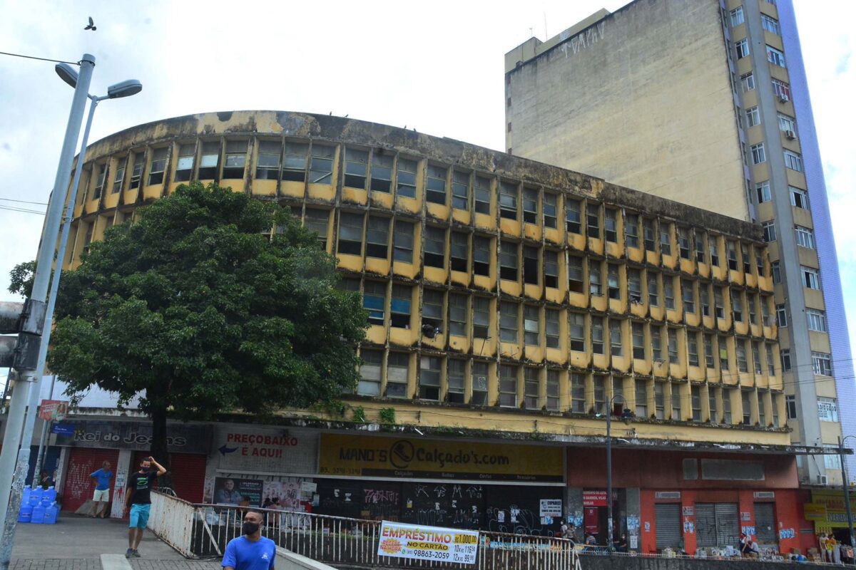 Últimos moradores do edifício 'Nações Unidas' se mudam hoje e local vai passar por ampla reforma LOA 2025: Prefeitura prevê investimento de R$ 52 milhões em projetos habitacionais para revitalizar Centro da cidade