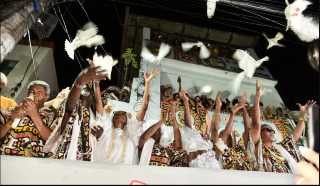 Ilê Aiyê mantém tradição de desfile sem brancos no bloco em 50 anos de história Foto: Max Haack / Ag Haack