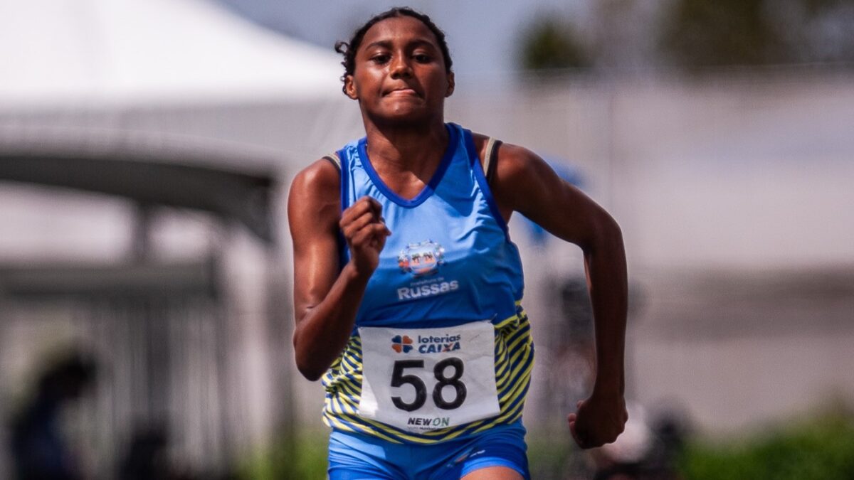 Atleta de 15 anos bate recorde brasileiro do salto triplo durante campeonato em João Pessoa atleta, Viviany de Lima