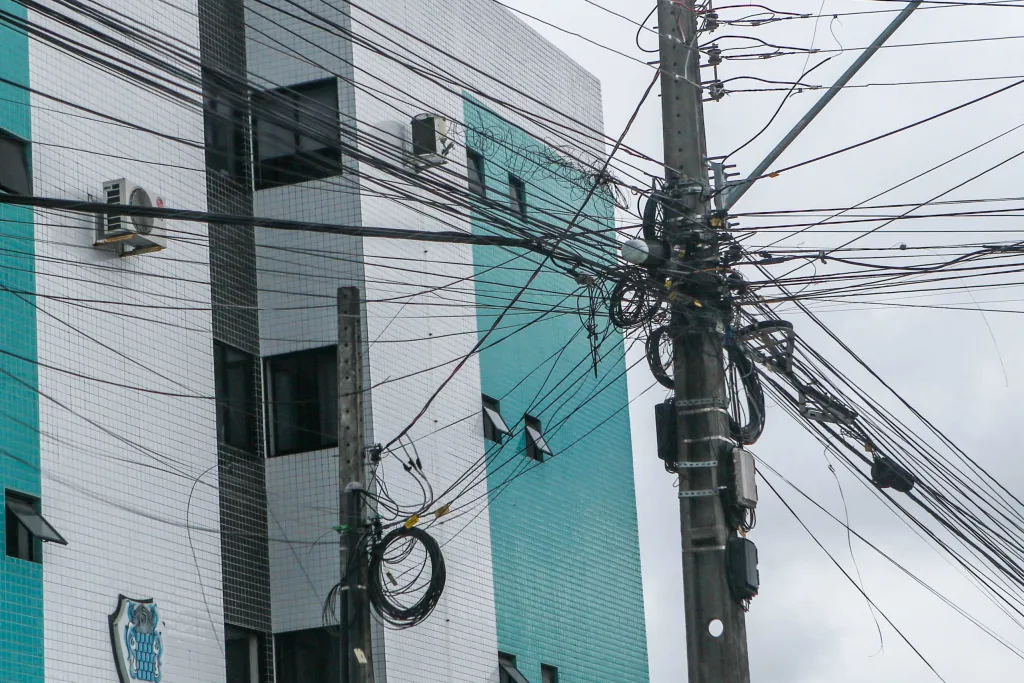 Empresas de telefonia serão acionadas judicialmente pela Prefeitura para realizarem manutenção de pontos de conexão em João Pessoa Empresas de telefonia serão acionadas judicialmente pela Prefeitura para realizarem manutenção de pontos de conexão em João Pessoa