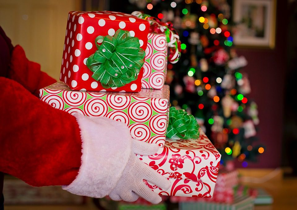 Papai Noel distribui milhões de presentes ao redor do mundo; acompanhe ao vivo papai noel, presentes, mundo