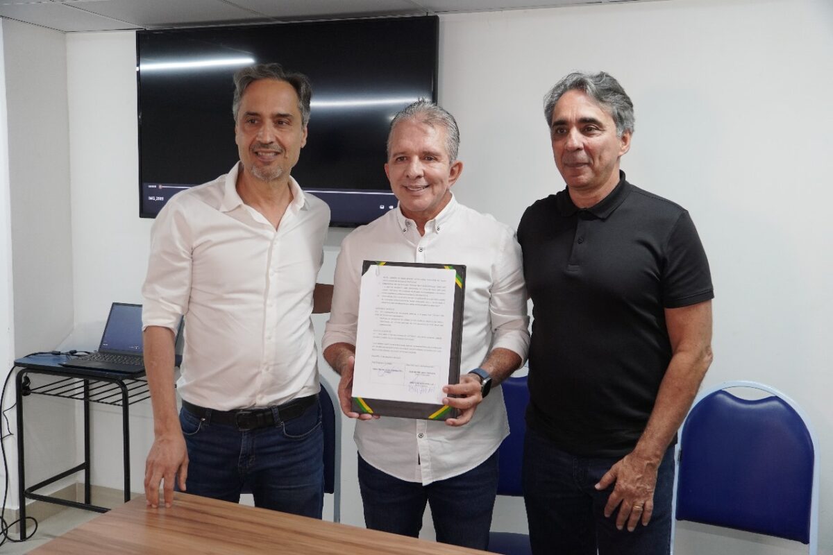 Nova unidade da AeC chega a Patos com mil vagas de emprego e Nabor comemora: "querem se instalar o mais rápido possível" aec, patos