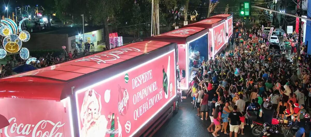 Caravana da Coca-Cola percorre ruas de João Pessoa com Papai-Noel e caminhões decorados; veja trajeto caravana, coca-cola,