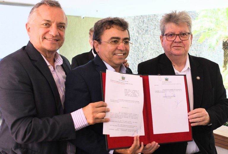 João Azevêdo assina decreto e inclui setor de transporte de cargas no parcelamento do ICMS de dezembro joao azevedo, transporte, icms, cargas