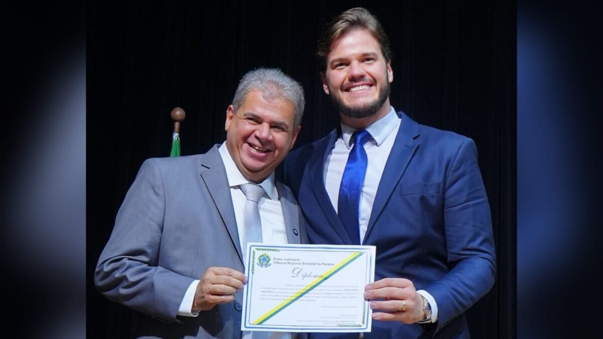 Bruno Cunha Lima e Alcindor Vilarim Filho são diplomados prefeito e vice, em Campina Grande Bruno Cunha Lima e Alcindor Vilarim Filho foram diplomados ontem (17) pela Justiça Eleitoral. (foto: Leydson Jakson/PMCG)