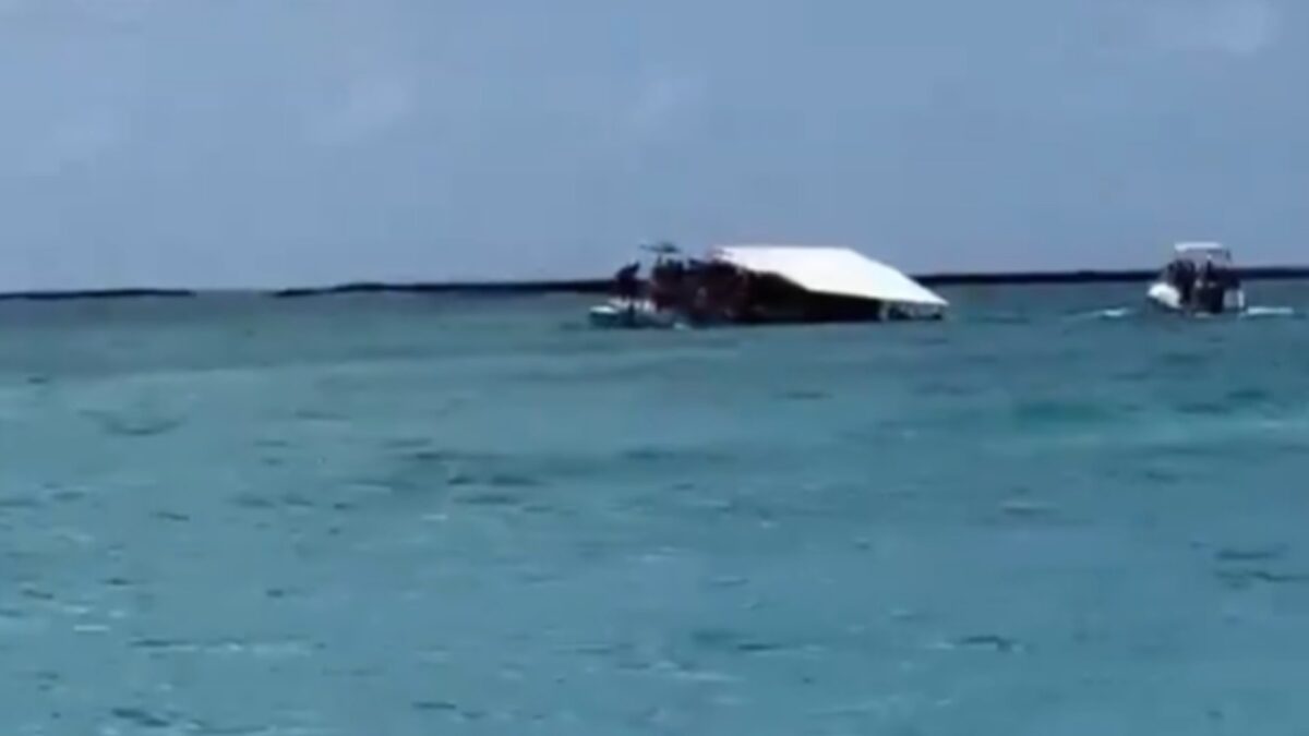 VÍDEO: catamarã afunda durante passeio no mar em Maragogi; turista morreu catamarã, passeio, maragogi
