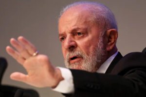 Lula defende debate sobre fim da escala 6x1 e aborda fraude no INSS