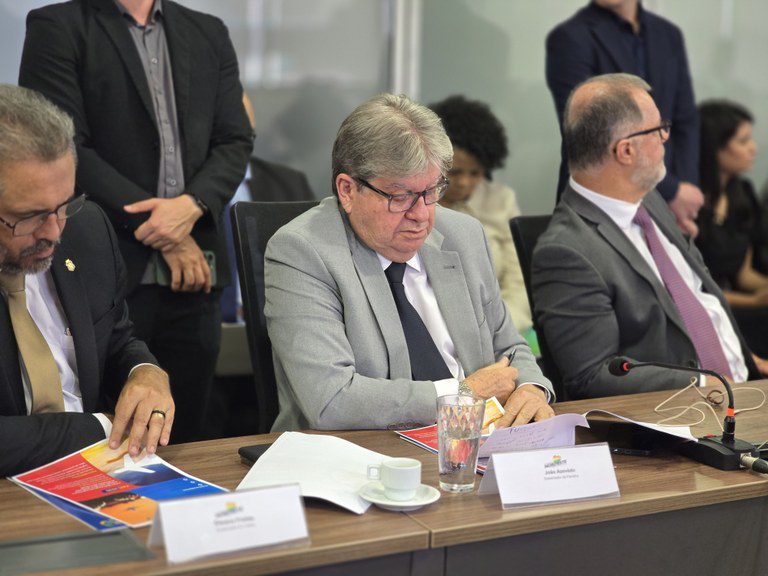 João Azevêdo participa de lançamento de programa de investimentos no turismo, com ministro Celso Sabino João Azevêdo, durante um dos eventos que participou em Brasília, ontem (10).