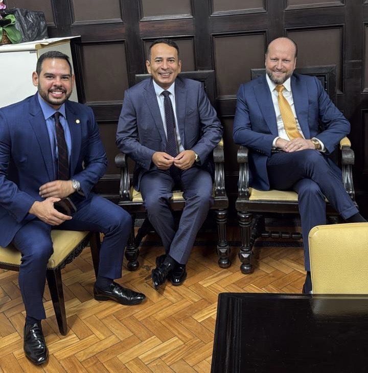 Empresário Ernildo Júnior recebe medalha de mérito na Câmara do Rio de Janeiro Empresário Ernildo Júnior recebe medalha de mérito na Câmara do Rio de Janeiro
