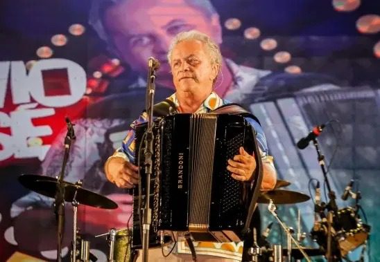 João Pessoa tem show gratuito de Flávio José e festas pagas com outras atrações do forró neste fim de semana flávio josé,