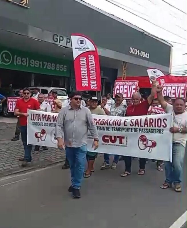 Em segundo dia de greve, motoristas protestam em ruas de João Pessoa Em segundo dia de greve, motoristas protestam em ruas de João Pessoa