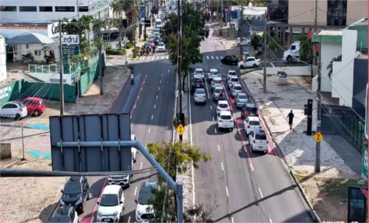 Greve: circulação na faixa exclusiva de ônibus é liberada devido ao aumento do número de carros nas ruas Greve: circulação na faixa exclusiva de ônibus é liberada devido ao aumento do número de carros nas ruas