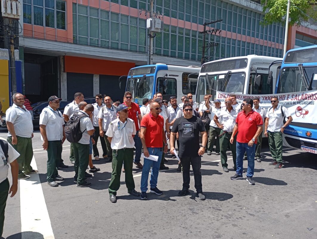 Motoristas de ônibus de João Pessoa debatem possibilidade de greve; categoria quer 15% de reajuste Motoristas de ônibus de João Pessoa debatem possibilidade de greve; categoria quer 15% de reajuste