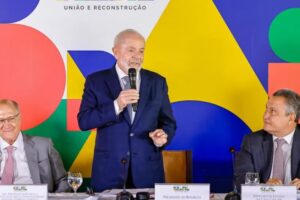 Lula sobe o tom contra Hugo Motta e David Alcolumbre e detona derrubada do IOF