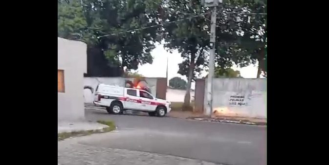 Jovem trans é baleada dentro de campo de futebol em Bayeux Jovem trans é baleada dentro de campo de futebol em Bayeux