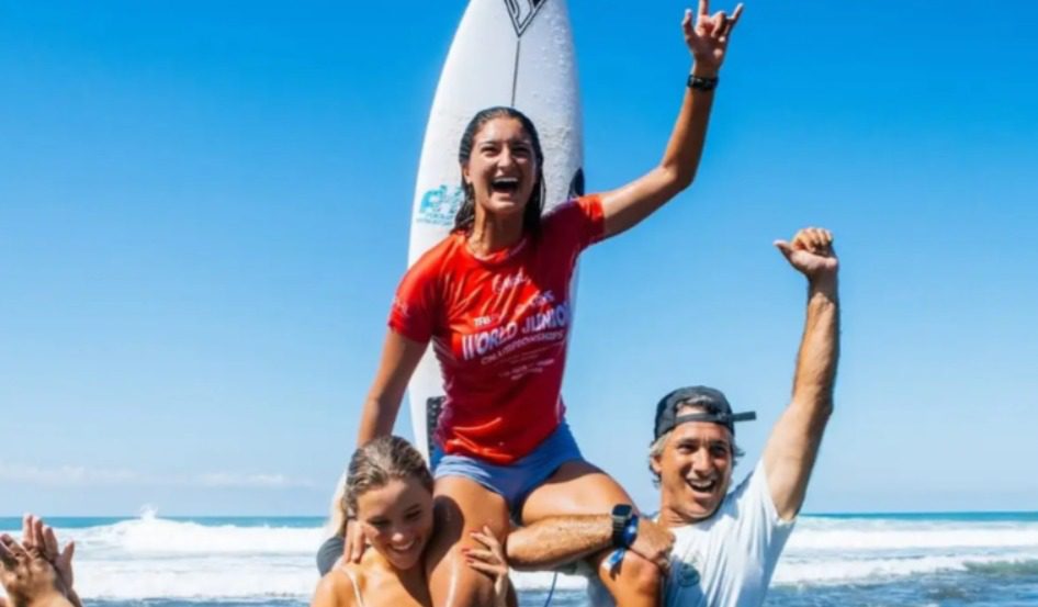 Luana Silva bate japonesa e fatura título do Mundial Júnior de Surfe