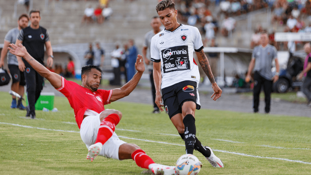 Em jogo movimentado, Botafogo-PB vence Auto Esporte e segue na liderança do Paraibano Auto Esporte x Botafogo-PB - Paraibano 2025