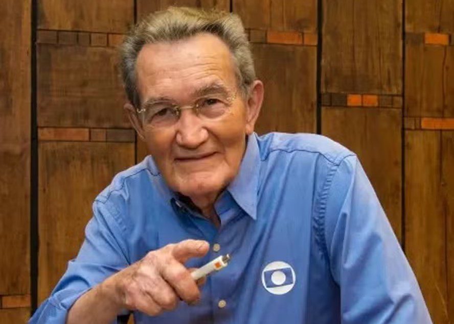 Léo Batista teve tumor detectado no pâncreas, informa hospital; jornalista de 92 anos está na UTI Léo Batista teve tumor detectado no pâncreas, informa hospital; jornalista de 92 anos está na UTI