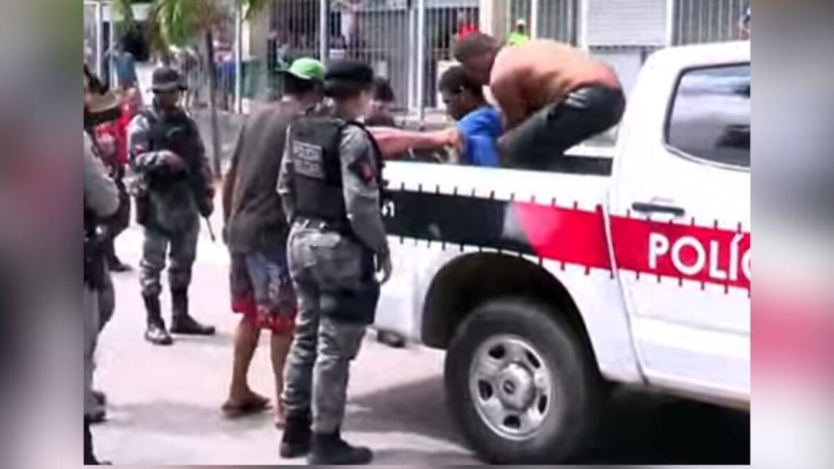 Ataque a tiros termina com homem ferido com disparos de arma de fogo próximo ao Mercado do Varadouro Ataque a tiros termina com homem ferido com disparos de arma de fogo próximo ao Mercado do Varadouro