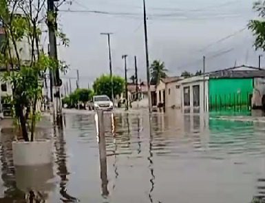 VÍDEO: chuvas deixam ruas de Cruz do Espírito Santo alagadas chuvas cruz do espírito santo