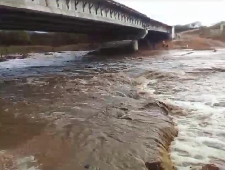 Inmet prevê chuvas intensas no alto sertão da Paraíba; Cacimba de Areia registra cheia em rio inmet, chuvas, sertão