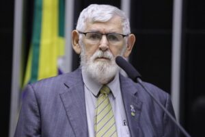 Luiz Couto alfineta gestão de Jackson Macêdo no PT: "ficava só em João Pessoa" luiz couto, deputado