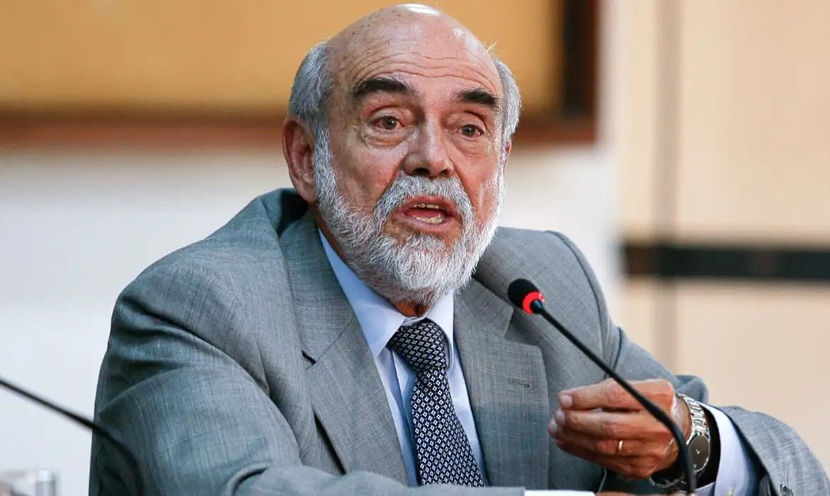 Morre Marcello Lavenère, advogado que pediu impeachment de Collor advogado