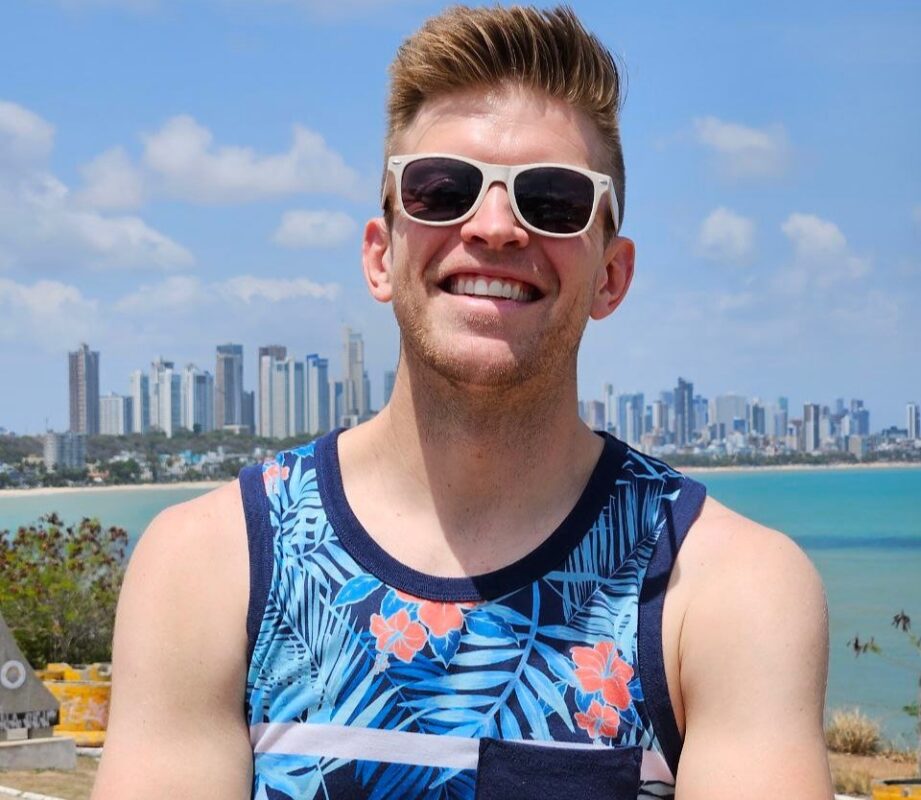 Youtuber dos Estados Unidos visita João Pessoa e corta cabelo em barbearia da capital: "Muito melhor do que nos EUA" Youtuber dos Estados Unidos visita João Pessoa e corta cabelo em barbearia da capital