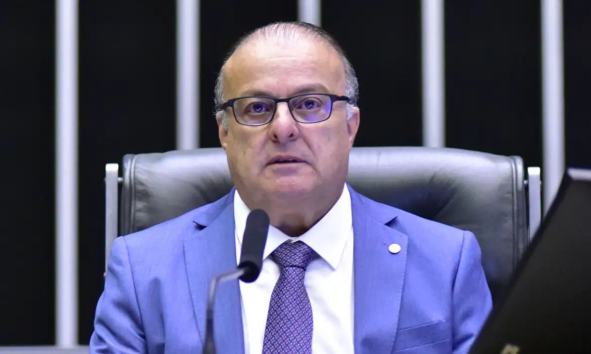 Paulinho Freire pede desculpas após chamar João Pessoa de 'curral de Natal' Natal João Pessoa