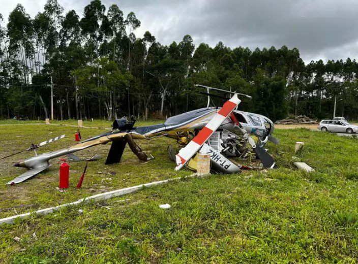 Helicóptero cai com cinco pessoas a bordo em Santa Catarina helicóptero, cai, pessoas