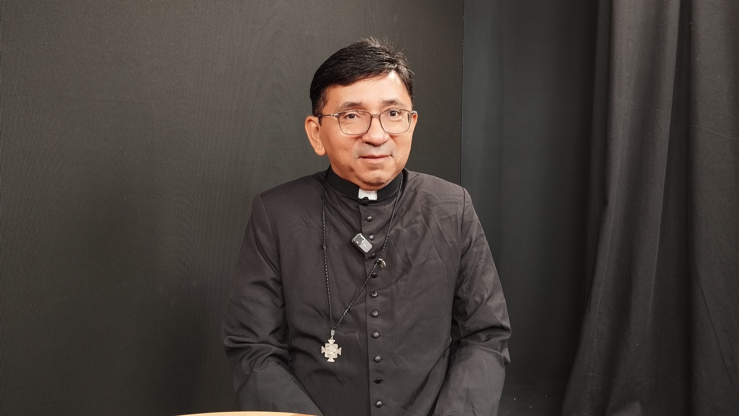 Padre Sandro Santos fala sobre ansiedade e reflete sobre exemplos de Marta e Maria padre sandro santos