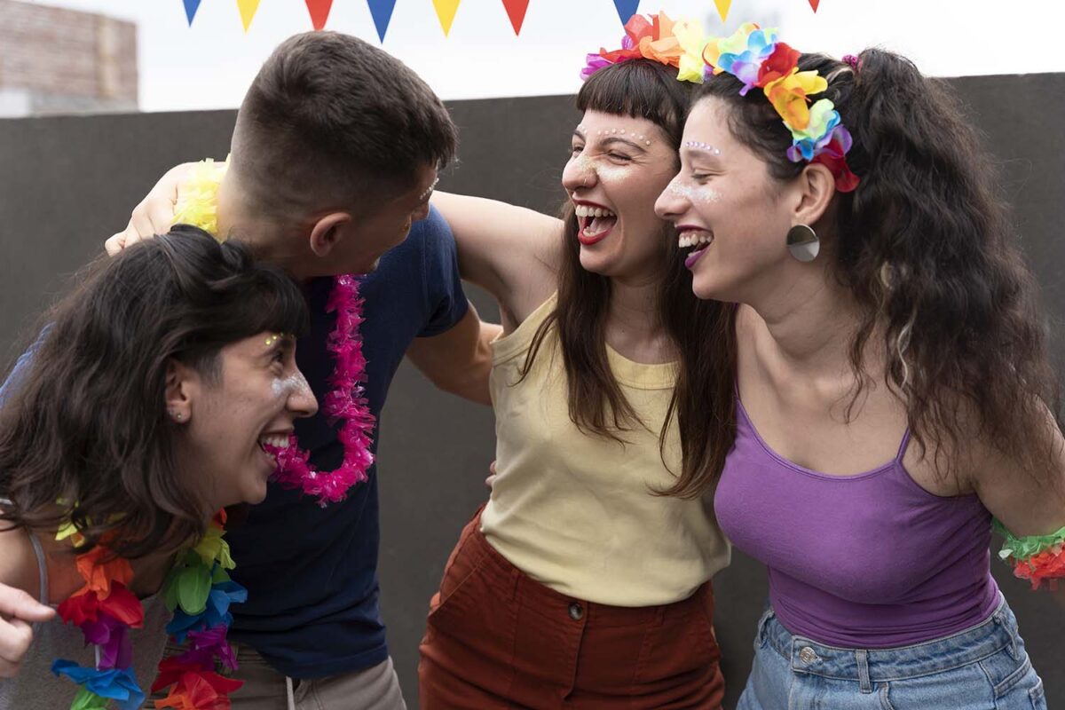 Fim de Semana de Carnaval tem festas com samba, frevo, seresta, baile e Djs em João Pessoa Especialistas dão dicas para cair na folia com segurança; confira