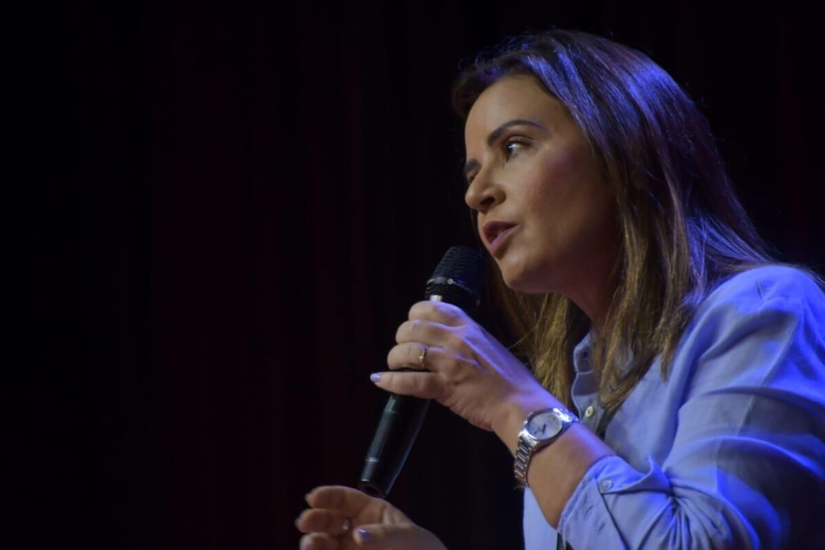 Pollyanna Werton destaca, em encontro da Assistência Social, missão de "empoderar pessoas e quebrar ciclos de pobreza" Pollyanna Werton garante que PSB tem musculatura para disputar Governo e cita nomes cotados