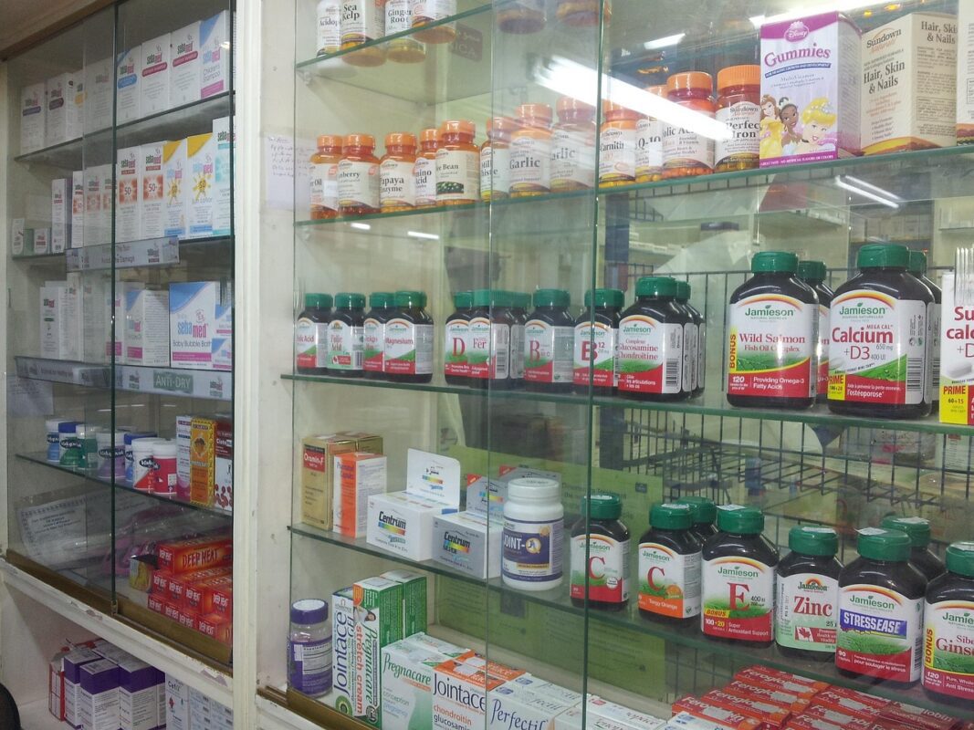 Agevisa alerta farmácias sobre prazo obrigatório de escrituração de medicamentos controlados
