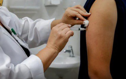 Vacina contra a dengue tem idade de aplicação ampliada pelo Ministério da Saúde vacina, dengue, aplicação