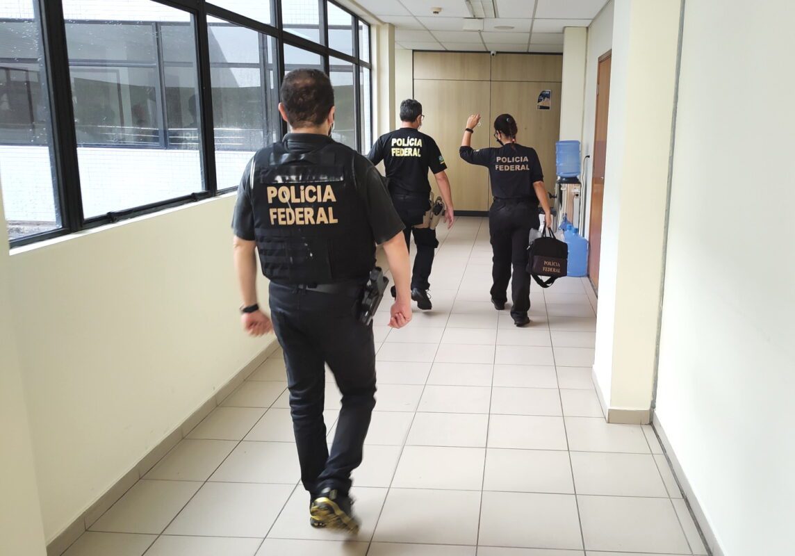 Polícia Federal cumpre mandando em Cabedelo em operação contra fraude em financiamentos de veículos Polícia Federal cumpre mandando em Cabedelo em operação contra fraude em financiamentos de veículos